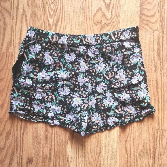 EUC Anthropologie Ett:TWA Floral Shorts, Size S - Picture 5 of 8